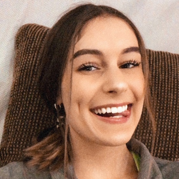 Meet your Posher, Taylor - Picture 5 of 9